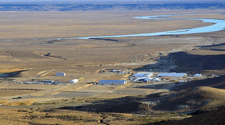 El embajador argentino en China, Diego Guelar, resalt que la construccin de las represas Nstor Kirchner y Jorge Cepernic en Santa Cruz va a seguir adelante luego de que se lleve a cabo el informe de impacto ambiental reclamado por la Corte Suprema de