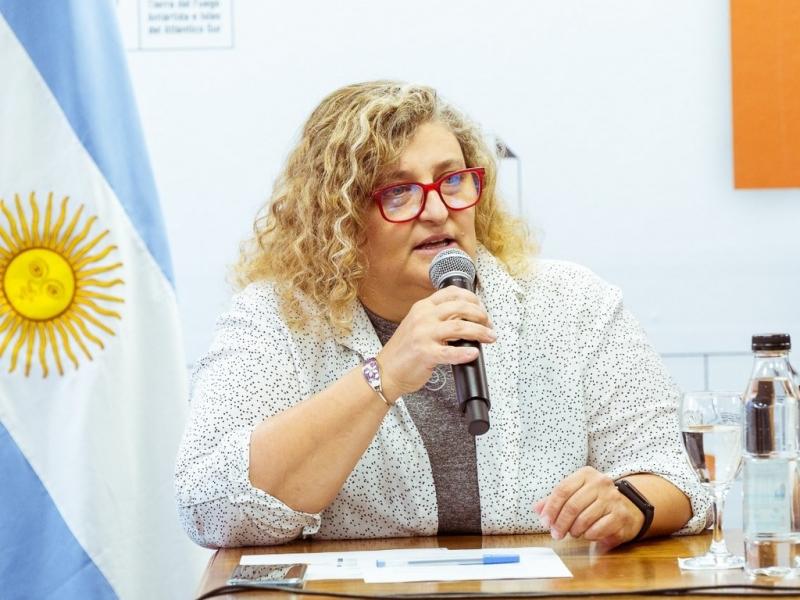 Estamos esperando el rechazo a este proyecto de todos los representantes fueguinos de Juntos por el Cambio en el Congreso de la Nacin, porque es necesario terminar con estos permanentes ataques, indic Sonia Castiglone.