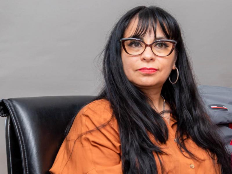 La pelea no es contra de un gobierno nacional o provincial y sus instituciones, esta provocacin no es ni ms ni menos que el acto repudiable de atentar contra la vida y el sustento de todo un pueblo, resalt Mnica Acosta. 