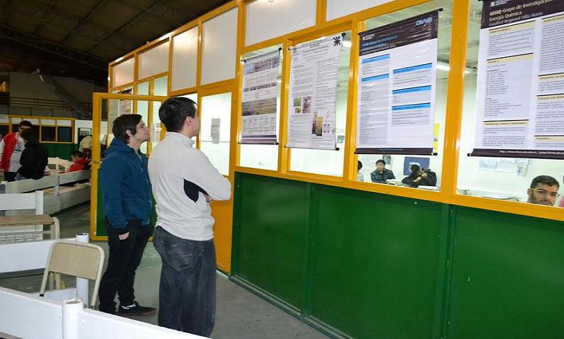 La bsqueda, que seleccionar a 5 estudiantes, est orientada a alumnos menores de 26 aos, con un mnimo de 4 aos de cursada  con conocimiento del idioma ingls.