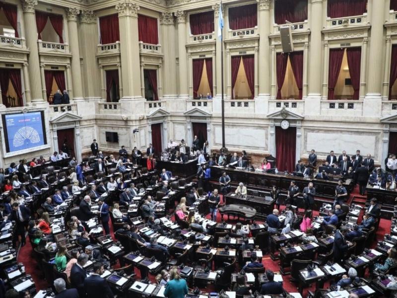 Los registros de las distintas jurisdicciones debern notificar al ReNDAM toda alta, baja o modificacin en el plazo establecido en el instrumento de adhesin, el cual no puede superar los cinco das hbiles de ocurrido el hecho que lo cause.
