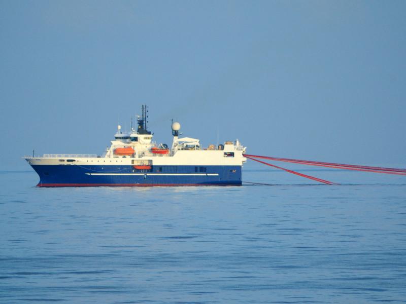 El Proyecto se encuentra costas afuera de Argentina, en una amplia regin del Margen Continental Argentino ubicada en la Cuenca Malvinas Sur, a 180 km costa afuera de Ro Grande, la ciudad costera ms prxima.