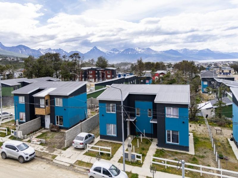 Con el Gobierno Nacional firmamos la construccin de 5 mil viviendas y venimos trabajando para que esto suceda, hay presentadas ms de 2 mil viviendas, destac Gustavo Melella.