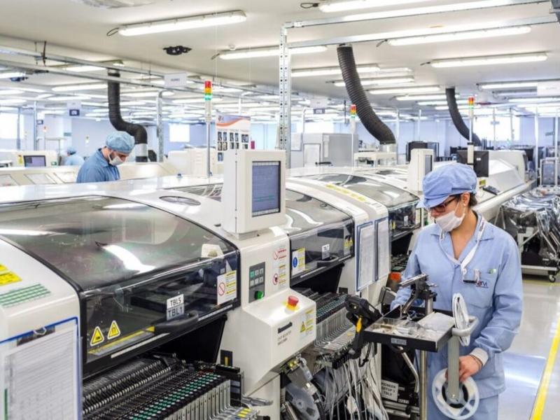 La empresa Newsan, que opera en Ushuaia, obtuvo el visto bueno para dar continuidad a los proyectos de fabricacin; lo mismo que la empresa Athuel Electrnica en su planta localizada en Ro Grande.