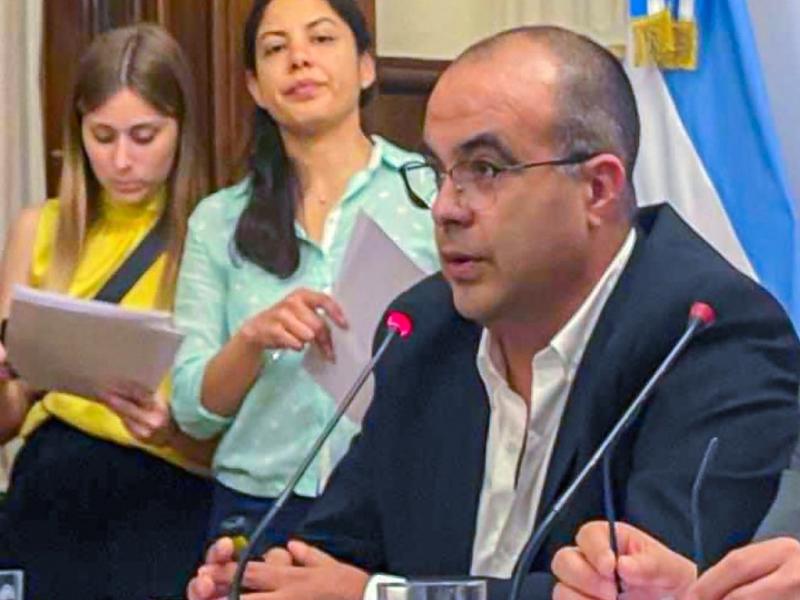 Pensamos a travs de la vinculacin con el Consejo Federal de Inversiones la posibilidad de investigar el desarrollo de nuevas matrices econmicas y apuntando a varios tipos de proyectos, destac Alejandro Aguirre.