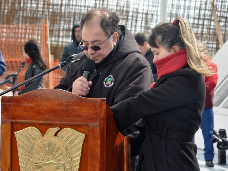 Nuestro pas est lejos de ser un pas con soberana plena, nuestros mares sufren el saqueo de nuestros recursos naturales, la pesca indiscriminada, cuya mayor parte van a parar a capitales extranjeros, resalt Alberto Ante.