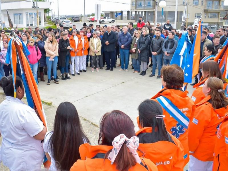 Felicito a las y los Enfermeros en este da. Cuando hablamos de equipo de salud, somos todos, todos tenemos la misma importancia desde el rol que nos toca ocupar, indic la Ministra Judit Di Giglio.
