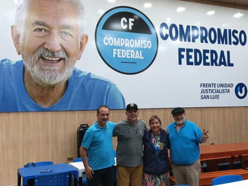 Rodrguez Saa est muy contento con nuestra construccin en Tierra del Fuego y nos brind todo su apoyo desde todo punto de vista, para establecer agendas comunes y comprometi su visita en breve a la isla, indic Moiss Solorza.