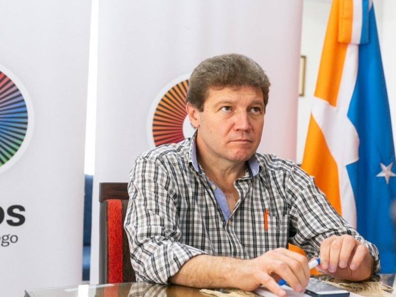 Por eso digo que esto es un golpe al federalismo, porque lo que se hace es beneficiar polticamente a la Ciudad de Buenos Aires  y a su Jefe de Gobierno, en desmedro de todas las provincias argentinas, remarc Gustavo Melella.