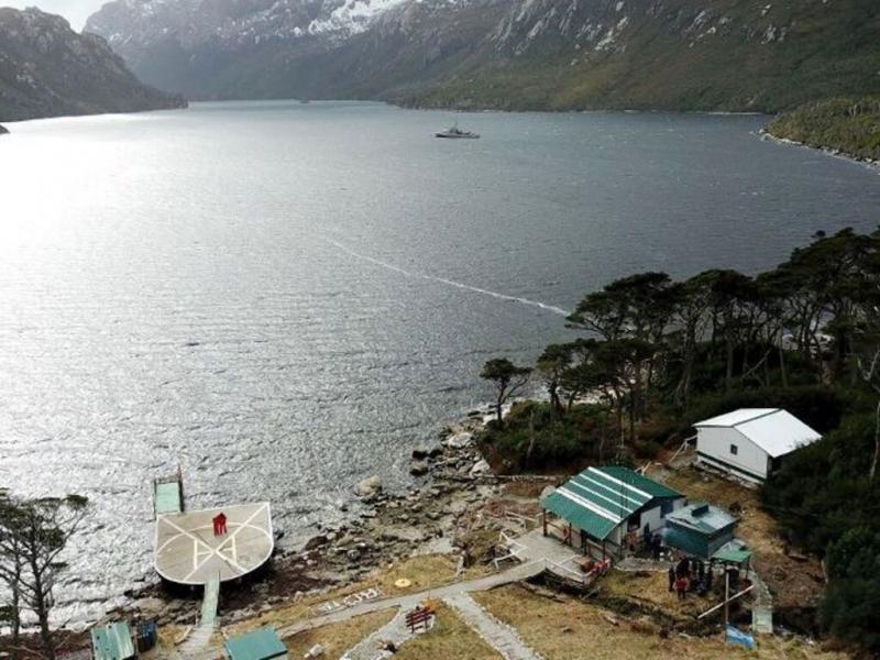 La Isla de los Estados se encuentra al este de Pennsula Mitre y es parte de la provincia de Tierra del Fuego, Antrtida e Islas del Atlntico Sur.