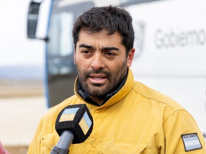 Actualmente en el centro del permetro persiste la actividad de llamas, pero hace un par de horas podemos afirmar que no ha avanzado en su magnitud, sostuvo Pablo Paredes, Director Provincial de Manejo del Fuego.