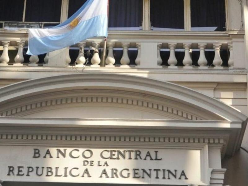 La tasa del plazo fijo tradicional se mantiene en el 75% anual (tasa nominal), con una efectiva anual del 107% y un rendimiento mensual del 6,25%, como viene sucediendo desde septiembre del ao pasado.