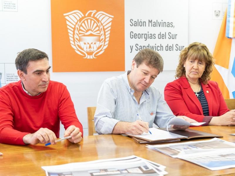 Cuando asumimos esta obra estaba totalmente paralizada, hubo voluntad poltica de todos los organismos y decisin poltica para sacarla adelante porque entendimos que era una necesidad, resalt Gustavo Melella.