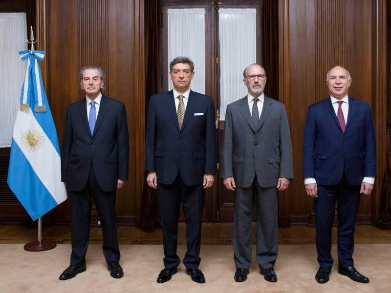La Comisin de Juicio Poltico trabajar sobre 12 expedientes contra los miembros de la Corte. Entre los expedientes se encuentran dos que fueron presentados por los Diputados de la Coalicin Cvica.