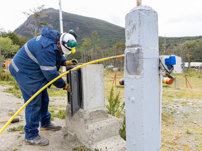 Todas estas acciones tienen que ver con la priorizacin que hizo el Gobernador Gustavo Melella, de llegar con el completamiento de los servicios a todos los vecinos, entendiendo que el servicio de gas es esencial, dijo Gabriela Castillo.