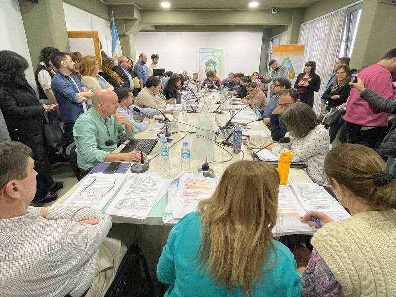 En funcin de los datos del INDEC en el ltimo censo, el cual arroj poco ms de 82 mil habitantes en Ushuaia, y en base a lo aprobado por la Carta Orgnica, el Concejo Deliberante pasara a tener 10 Ediles. Foto de archivo.