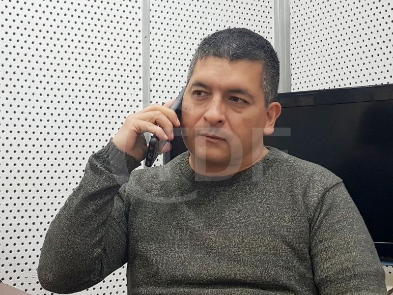 A la seora Fadul le da lo mismo ser candidata a Intendenta de Ushuaia, o ser candidata a Legisladora provincial, es un claro ejemplo del modelo personalista con el que pretende manejar los destinos de Somos Fueguinos, indic Hugo Peralta.