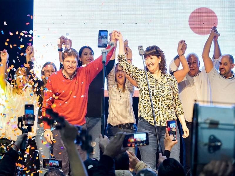 Yo s que el caudal de votos obtenidos nos permite hablar de un triunfo histrico y asumo el compromiso que este honor trae consigo porque esta victoria es la de un pueblo que hace cuatro aos decidi ponerse de pie, remarc Melella.