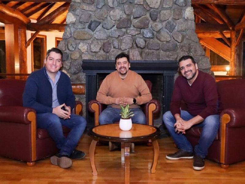 En el encuentro, los tres Mandatarios municipales analizaron el contexto nacional actual y las estrategias frente a las PASO en agosto y las elecciones nacionales en el prximo mes de octubre.
