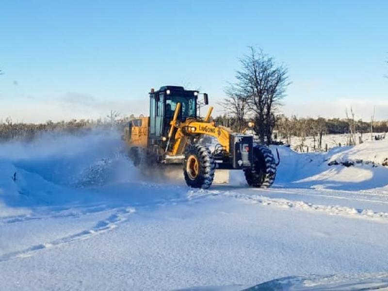 Desde el Ente recordaron a las y los conductores extremar precauciones al circular, utilizar siempre las cubiertas adecuadas a la poca invernal, velocidad moderada, antes de emprender viaje consultar el estado de las rutas. 