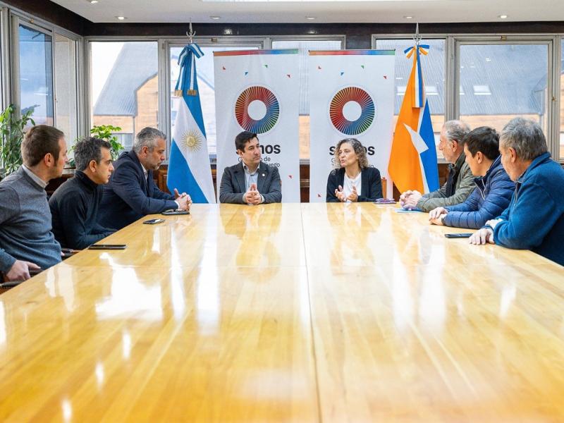En esta oportunidad se abord tambin el proyecto para ejecutar un frigorfico en la ciudad norte, donde el Municipio tomar un endeudamiento, gestionado a travs de la provincia, coment Sonia Castiglione.