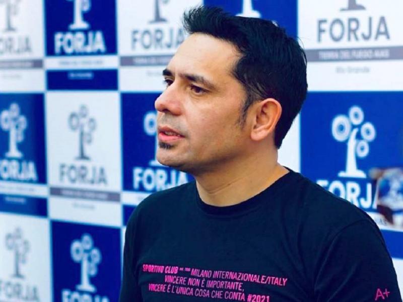 El Gobierno provincial ha tomado la decisin de convocar a los Municipios a una reunin la semana que viene para encontrar entre todos los actores involucrados una solucin adecuada y consensuada, dijo Federico Runn.