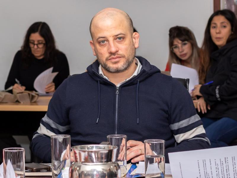 La nueva estructura parlamentaria, el bloque Unidos por el Pueblo, va a trabajar fuertemente estos seis meses como lo hacamos con la anterior conformacin legislativa de FORJA, indic Emmanuel Trentino.