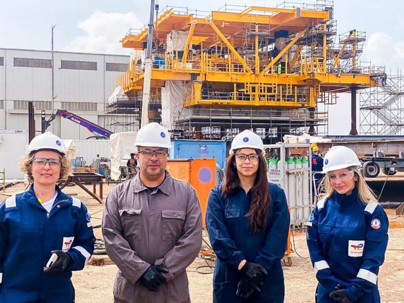 Desde Gobierno trabajamos para que el excedente pueda ser industrializado en territorio fueguino y tener la posibilidad de instalar un Polo Petroqumico en Tierra del Fuego, coment Alejandro Aguirre.