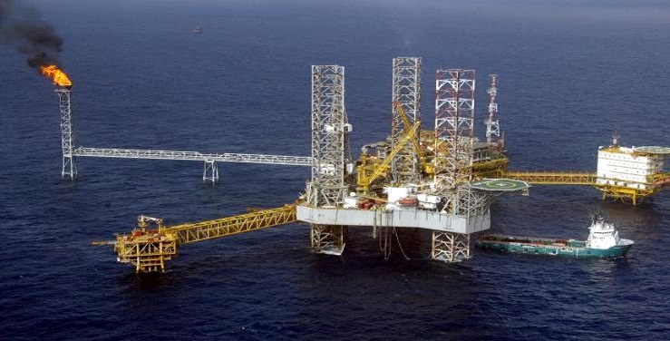 YPF, por su parte, realiza similares trabajos desde mayo sobre otros 500.000 km2, y en octubre acord con la noruega Statoil profundizar el conocimiento sobre 360.000 kilmetros cuadrados del talud continental, desde el lmite con Uruguay hasta los 45 de