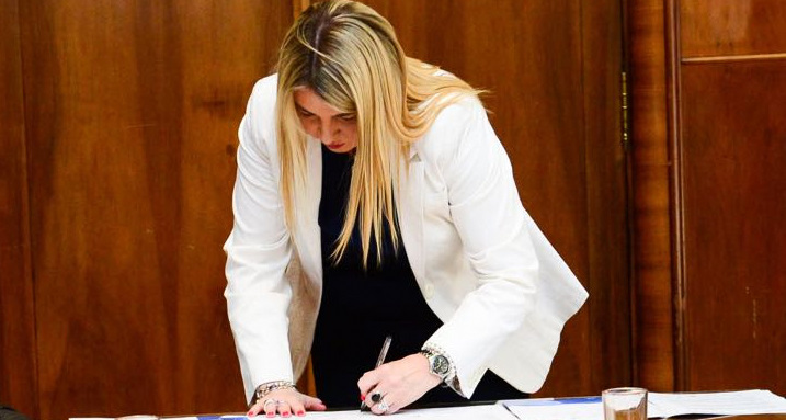 Lo anunciado con el apoyo de la Unin Obrera Metalrgica (UOM) y AFARTE no representa lo que las organizaciones del pueblo fueron a sostener en la convocatoria efectuada por el Gobierno provincial. De esta manera, lo acordado entre muchos termina traicion