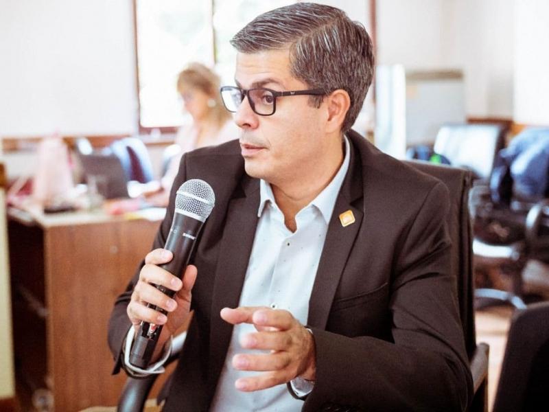 Atentara contra casi dos siglos de lucha contra el colonialismo y contra la memoria de nuestros Hroes que hicieron el mximo sacrificio en defensa de nuestra soberana, dijo Dachary respecto de la posicin de Milei sobre Malvinas.
