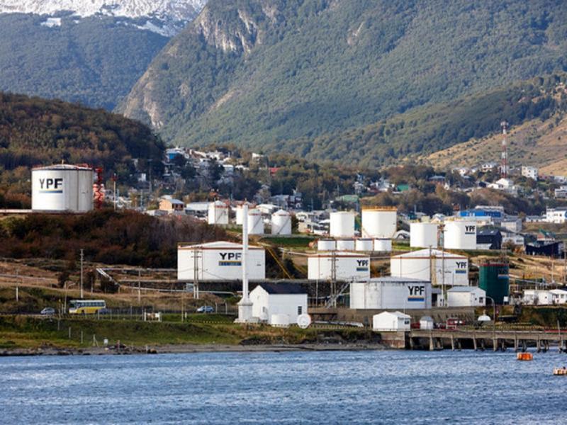 Hay reserva de combustible, lo que hicieron las estaciones de servicios es que, ante el diario que suministra Planta Orin, restringi a 5 mil pesos la venta, asegur el Secretario de Hidrocarburos de Tierra del Fuego, Alejandro Aguirre.