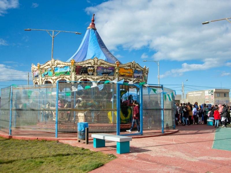 En esta oportunidad, se realizaron en este lugar tareas de pintura, mantenimiento del predio, cambio de lona y luces, reparacin de juegos y adems se coloc un dispenser de agua.