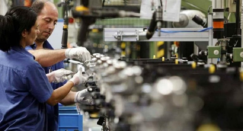 En la comparacin mensual frente a diciembre, la industria se retrajo 1,7%, en un contexto en el que las pymes se mueven 