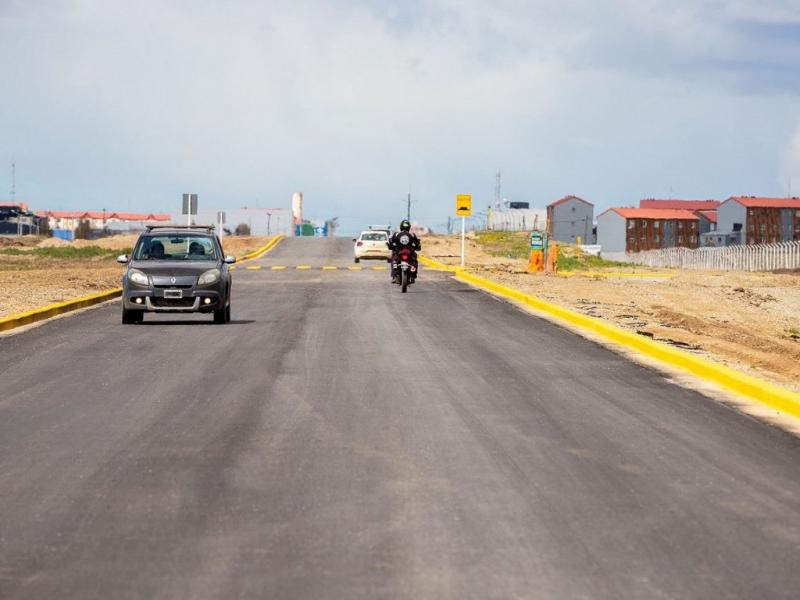 Con el fin de que la apertura de esta arteria sea controlada, en el lugar se colocaron reductores de velocidad y se garantiza la presencia de personal de Trnsito para ordenar la circulacin vehicular.