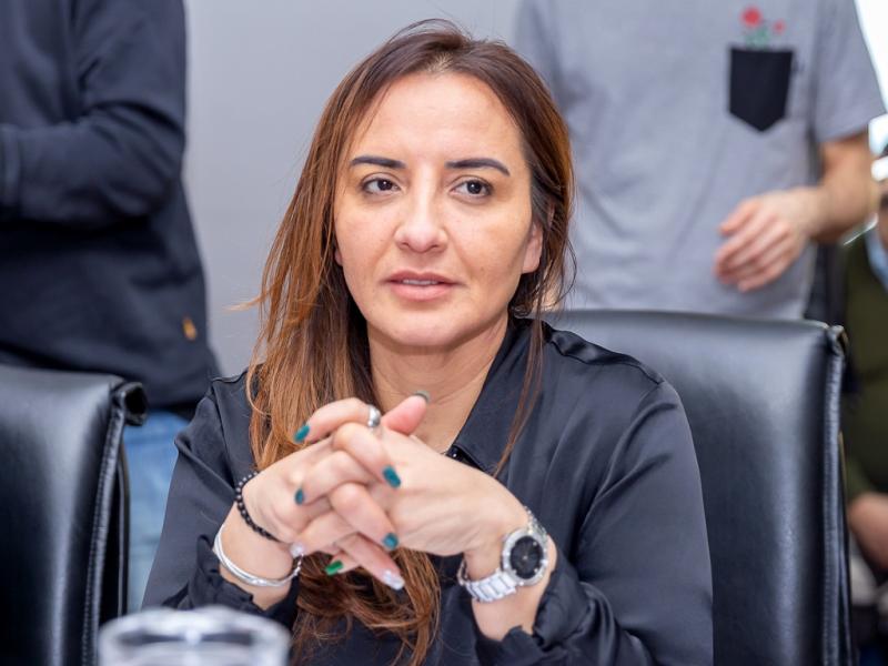 Si no llegan los recursos para realizar las obras, no solo les afecta a los municipios o a la provincia, sino tambin a los trabajadores de la construccin y a los comercios, refiri Andrea Freites.