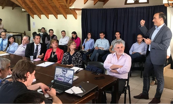 El Ministro de Industria destac la experiencia adquirida luego de su visita a Europa, ms precisamente a Tknika, una corporacin que desarrolla y capacita a profesionales en nuevas tecnologas.