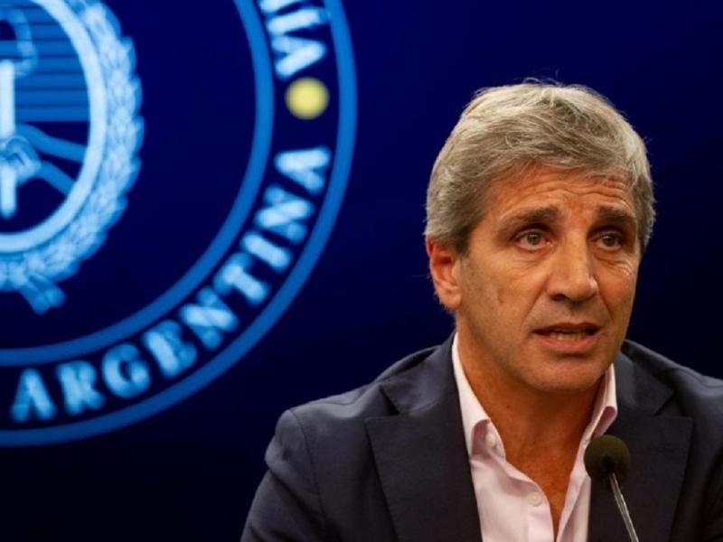Caputo reconoci una derrota inminente. Es una derrota completa en la pulseada con los Gobernadores y los bloques opositores. Todo indica que los lmites los pondr la calle. Calculan que en marzo la imagen de Milei estar por debajo del 30%.