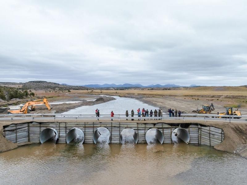Esta obra es producto de un Estado presente que pone a disposicin de los vecinos y vecinas la mejor infraestructura para potenciar en este caso lo que tiene que ver con el turismo, el desarrollo y la conectividad vial, resalt Melella.