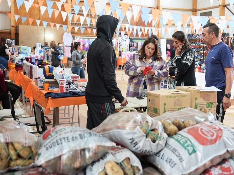 Organizamos esta feria comprometidos por la estabilidad econmica y el bienestar social, en un trabajo en colaboracin estrecho entre el Gobierno y el sector privado, dijo el Secretario de Relaciones Interministeriales, Juan Rullier.