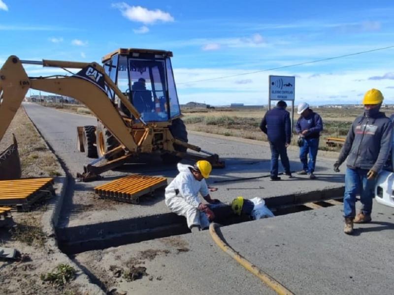 Los trabajos se desarrollaron en las calles Echelaine y Kaiken del B de las Aves. Esta intervencin se suma a las ya realizadas en los 600 sumideros distribuidos en toda la ciudad.