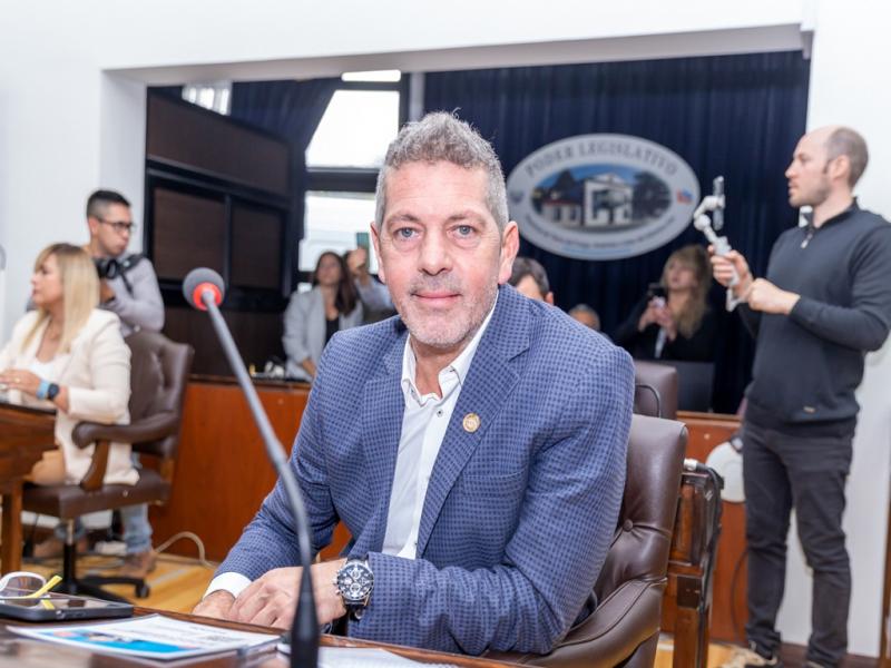 El Legislador Damin Lffler, a cargo del Poder Legislativo, convoc a la segunda sesin ordinaria del ao de la Legislatura fueguina. Los Legisladores se reunirn en la Comisin de Labor Parlamentaria el viernes 22 a  las 11 horas.