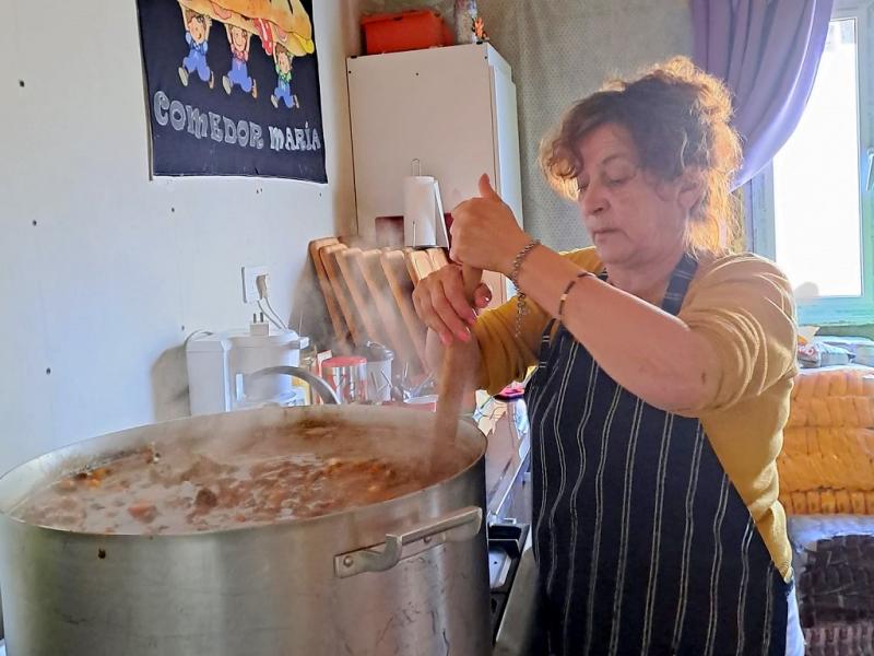 Se trata de 84 comedores a los que acompaamos. Cerca del 60% se encuentran en la zona sur, de los cuales el 80% aproximadamente atienden entre 20 y 40 familias, destac la Secretaria de Gnero y Desarrollo Comunitario, Ivana Ybars.