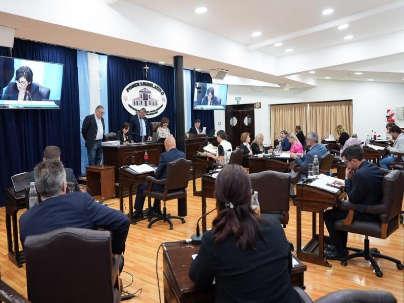 La iniciativa aprobada el lunes no se trata de una suba de impuestos o tasas, ni se estn sacando recursos al sistema de previsional, por el contrario permite al Ejecutivo redireccionar una mayor recaudacin de recurso.