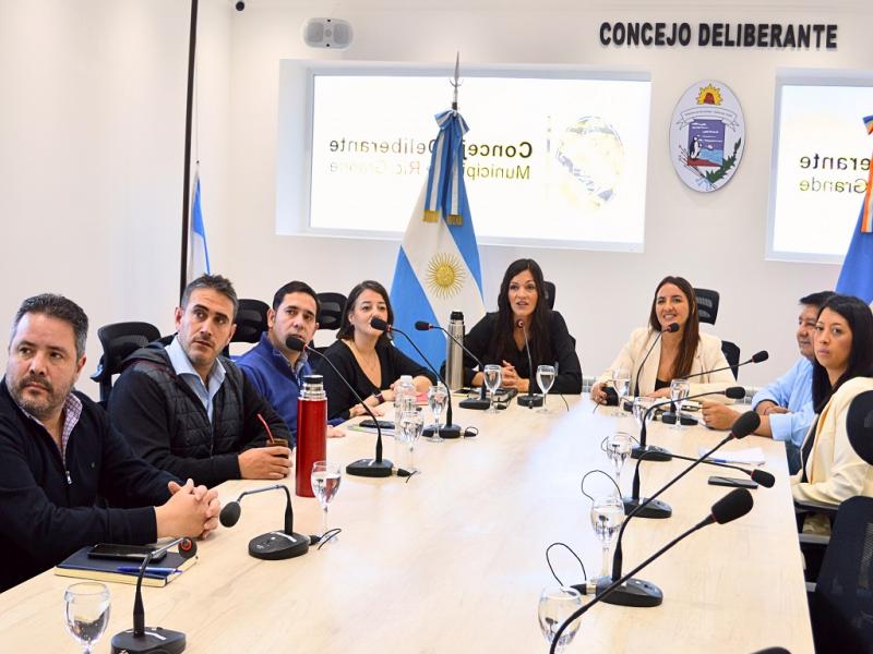 Guadalupe Zamora destac la importancia del dilogo institucional y la posibilidad de continuar desarrollando encuentros similares para, de manera conjunta, ejercer la defensa de los derechos de los fueguinos y los riograndenses.