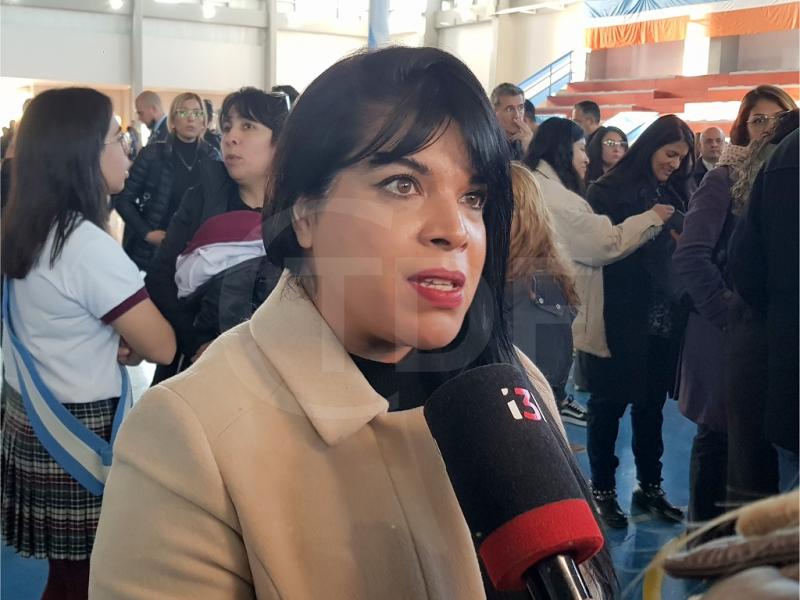 Vamos a pedir en el recinto que no se privaticen los medios de comunicacin pblicos, que no se privatice Aerolneas Argentinas, el Correo Argentino, porque siguen estando en el Anexo de la Ley Bases, destac Eugenia Dur.
