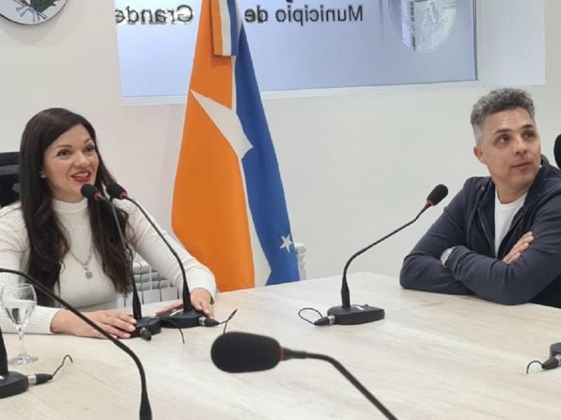 Creemos que es una experiencia valiosa para seguir construyendo democracia, para visibilizar el trabajo que se hace en materia legislativa, y difundir las acciones que se llevan a cabo en materia parlamentaria, indic Guadalupe Zamora.