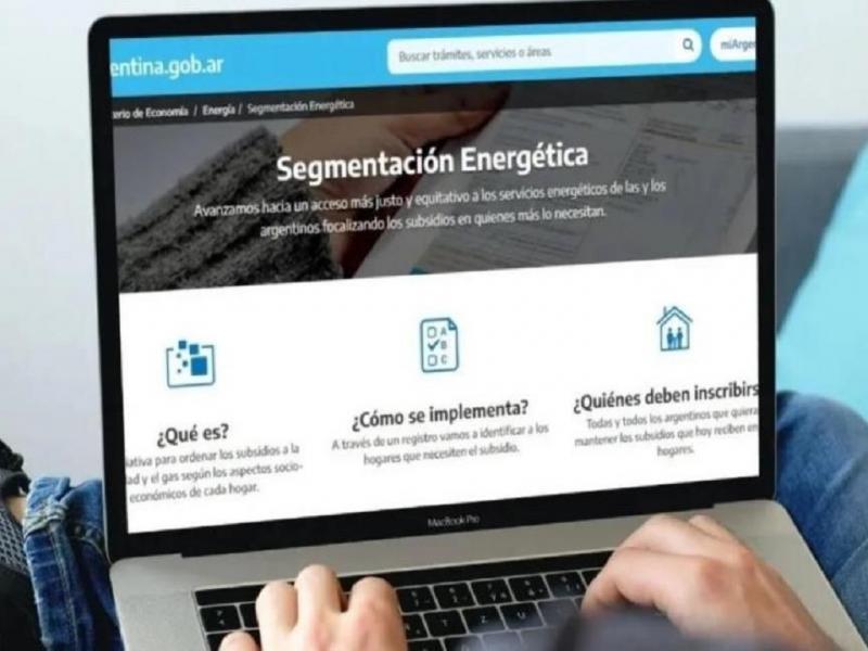 Ante cualquier duda los vecinos y vecinas pueden acercarse a la oficina de la Secretara de Representacin Poltica del Gobierno de la provincia, ubicada en calle Monseor Fagnano N 1.345 de 9 a 15 horas.