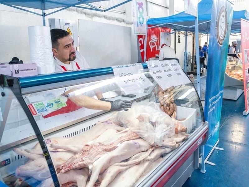 En la actualidad, el Municipio de Ro Grande acompaa de manera integral a ms de 50 productores porcinos de la ciudad, a travs de asistencias tcnicas, econmicas y financieras para potenciar su trabajo.