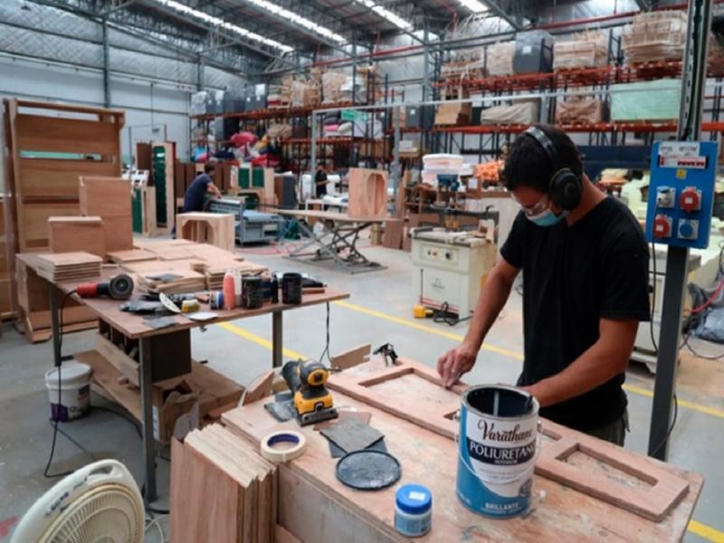 Los mayores desafos identificados por los empresarios son la falta de ventas, representando el 45,1% de las respuestas, y los altos costos de produccin y logstica, que constituyen el 32,8%.